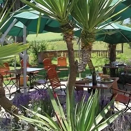 Aube Nouvelle فندق